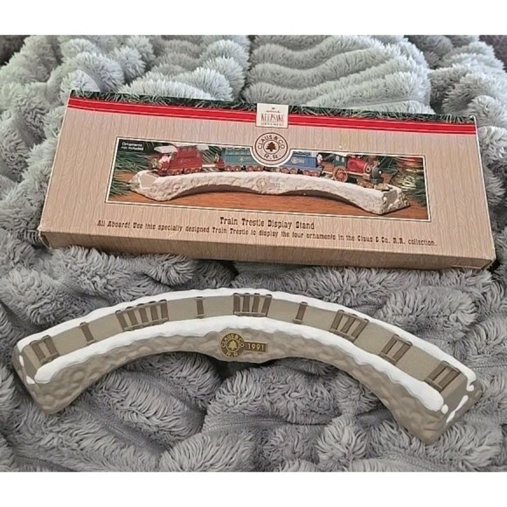 Hallmark Keepsake 1991 Train Trestle Display Stand Claus&Co RR Christmas Vintage